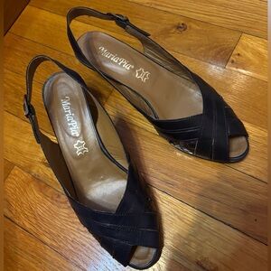 Maria Pia navy leather heels